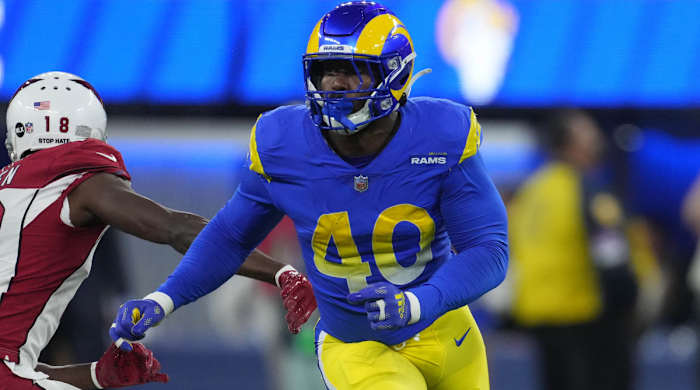 Von Miller pass rushes for the Rams